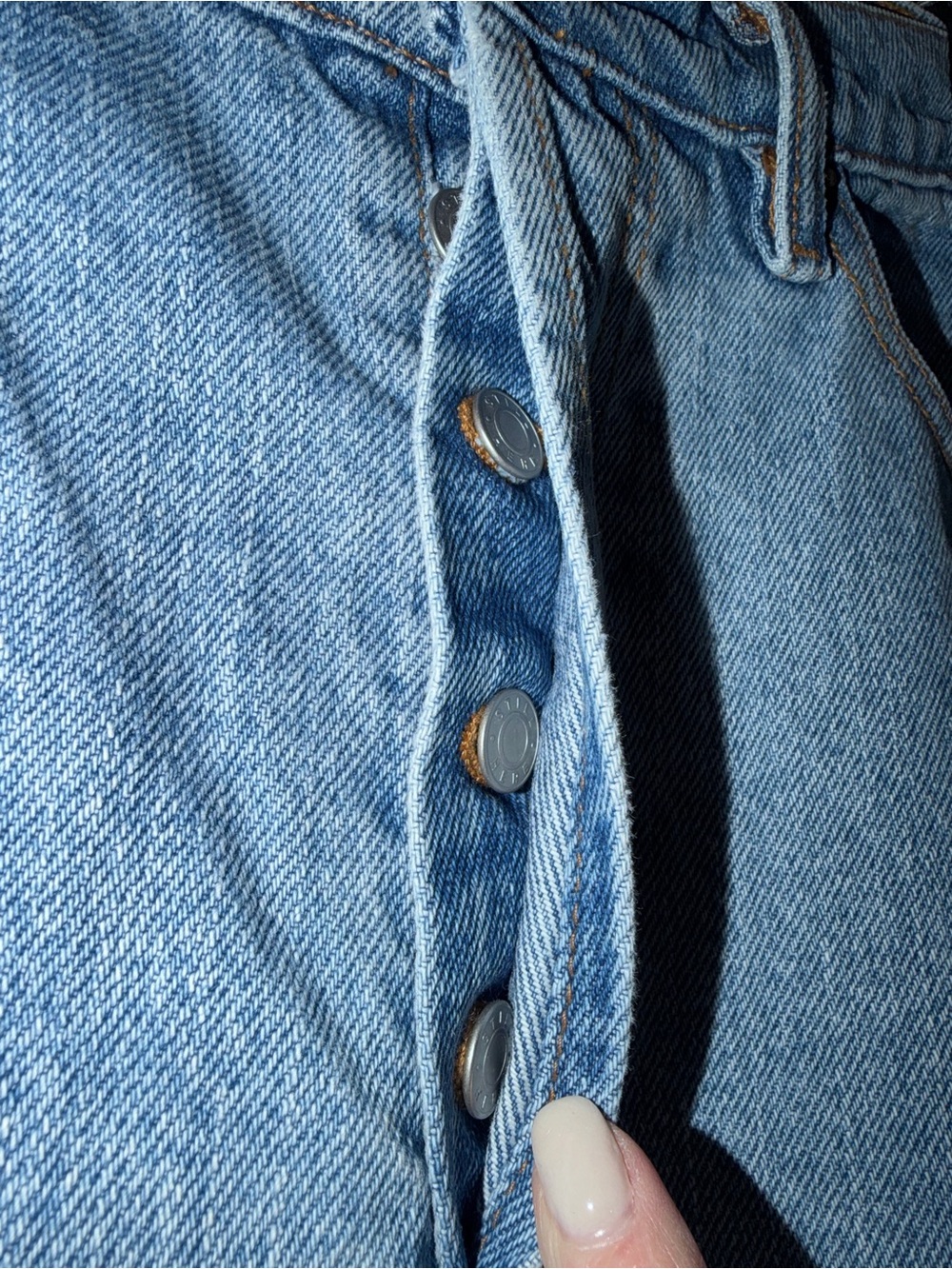 Straight-Leg Blue Distressed Knee Jeans for Women - Picture 5 of 7
